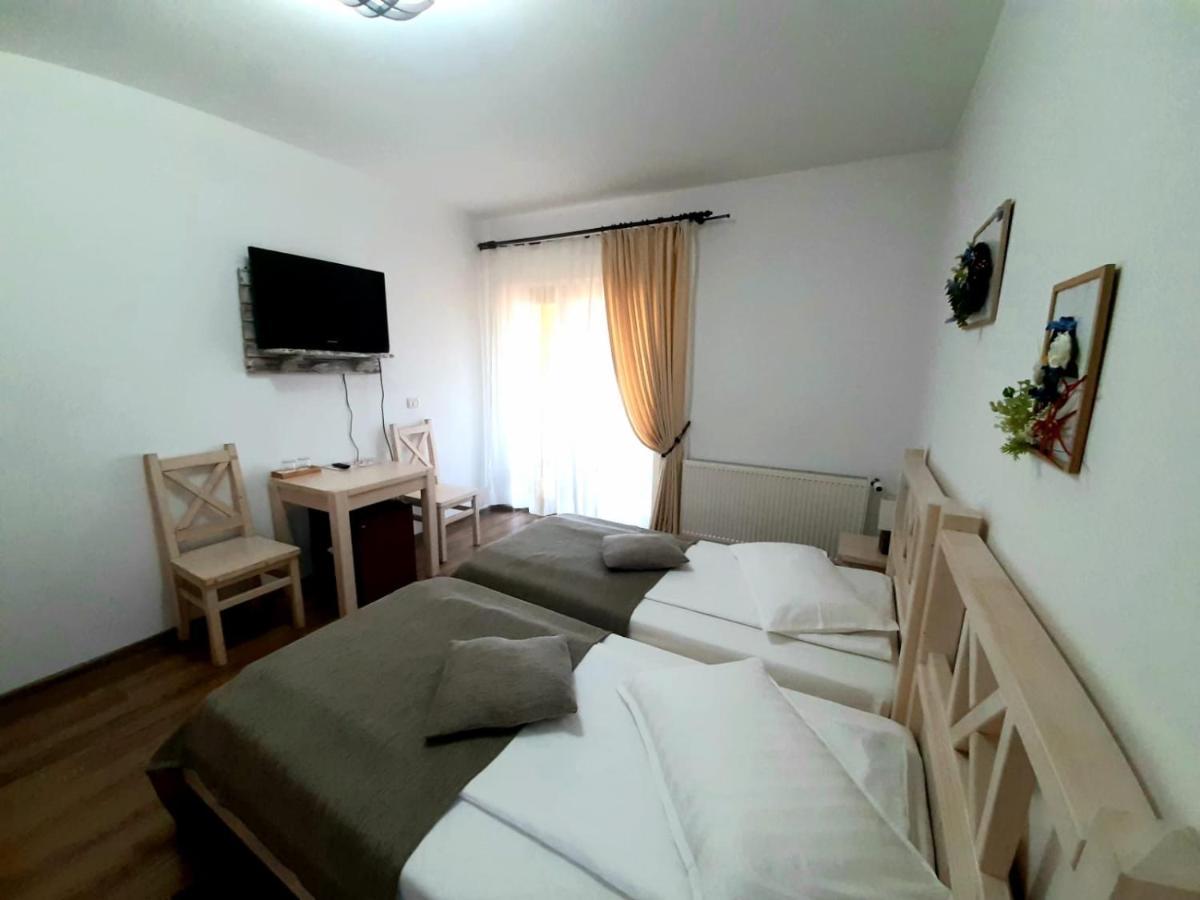 Dor De Casa Hotel Doljesti ภายนอก รูปภาพ