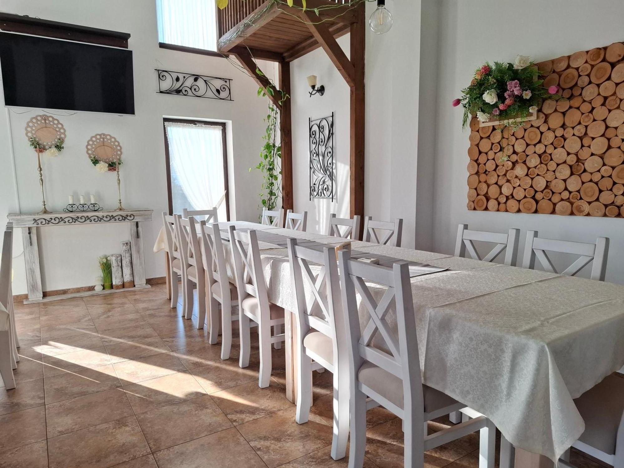 Dor De Casa Hotel Doljesti ภายนอก รูปภาพ