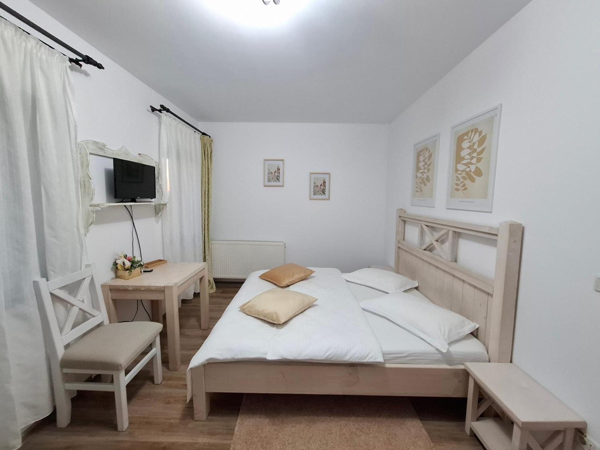 Dor De Casa Hotel Doljesti ภายนอก รูปภาพ