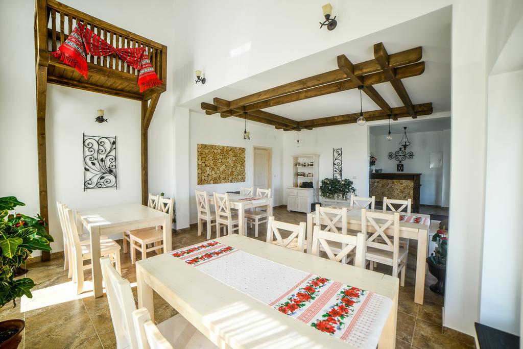 Dor De Casa Hotel Doljesti ภายนอก รูปภาพ